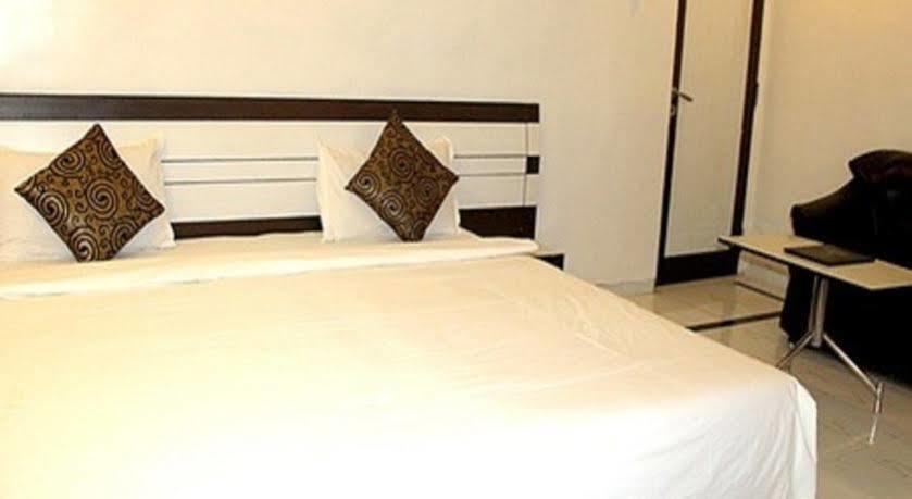 Hotel Sai Kripa Imperial Daman Dış mekan fotoğraf